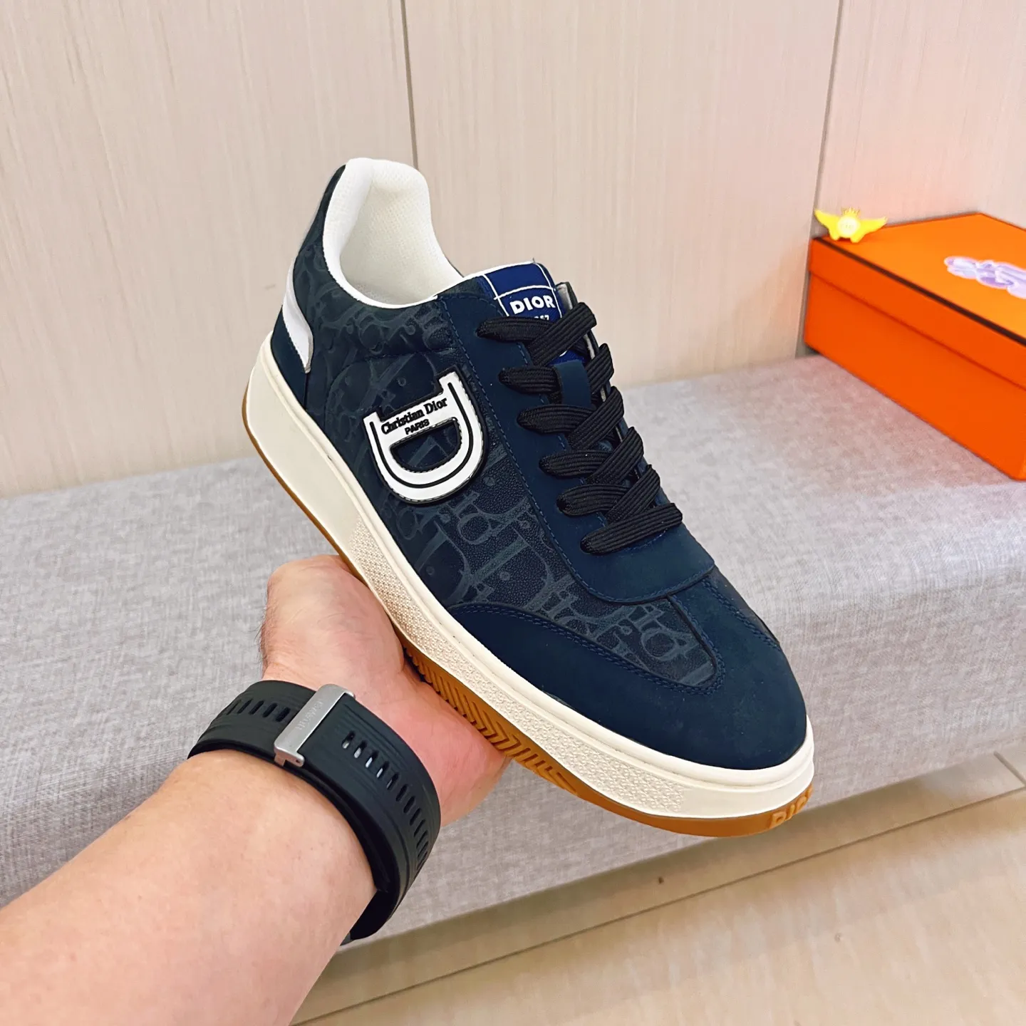 🚘🚘Factory batch 400💰[Dior]🔥Men's high-end brand of shoes official website 1:1 latest masterpiece: the upper is made of first-layer cowhide imported from Italy with a comfortable and breathable lining➕original non-slip and wear-resistant outsole🔥, making walking more convenient and comfortable! An exclusive new model, a stunning work, a beautiful 1:1 replica [color] compared to the official quality! Create a fashionable personality to set off your uniqueness! A must-have for trendy men! Classic🔥Size: 38-44 Color: 🔥Multiple colors available🔥.